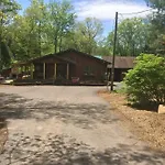 Cottage In The Woods B&B